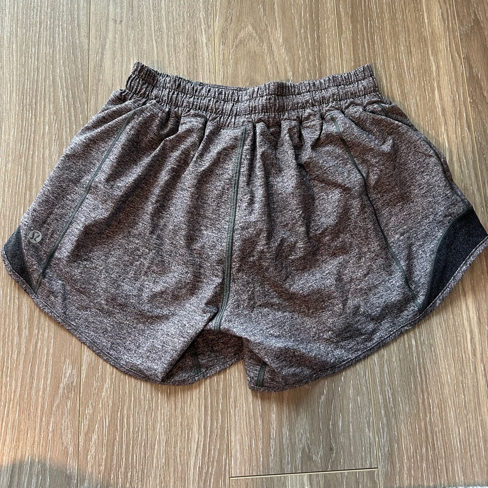Lululemon hotty hot 4 inch shorts in grey size 4